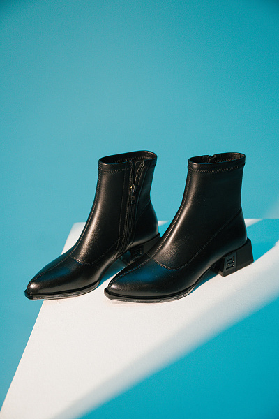 Ботильоны черные нат кожа  Lederdorf